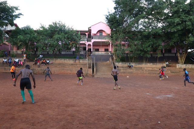 The grounds of the bilingual Rosière High School, Yaounde, Cameroon (©AFP)
